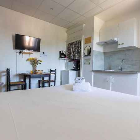 Le Studio D'Isa Seigy Bagian luar foto